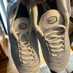 Men’s White Nike Air Max Size 11 Excellent Condition